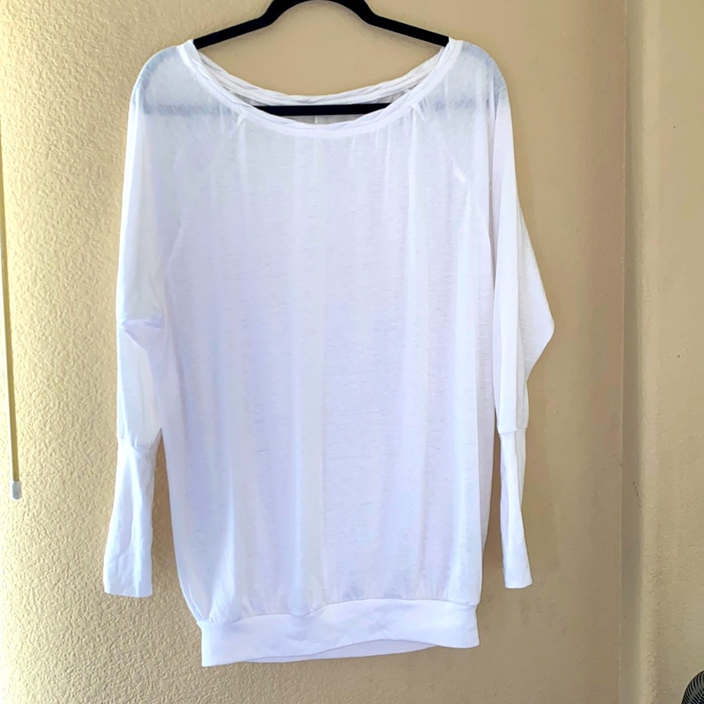 WHITE BATWING SLEEVE BLOUSE